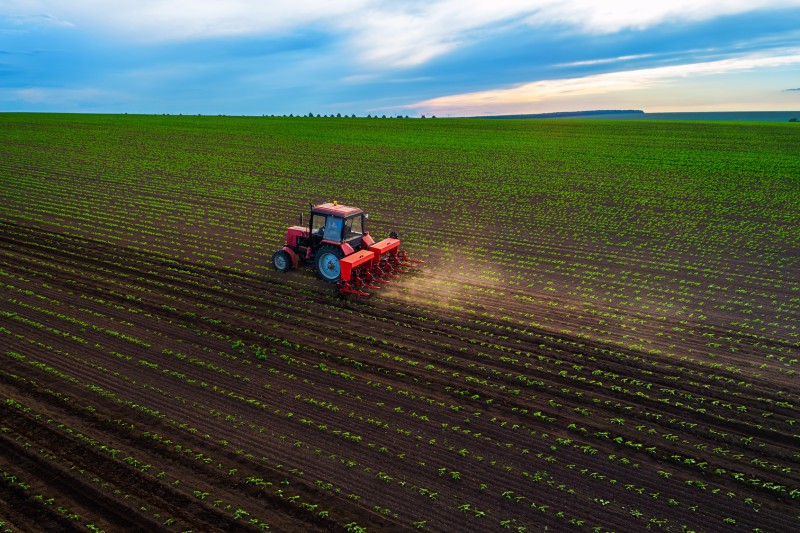 media/image/Landwirtschaft-Traktor.jpg